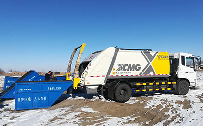平博压缩式垃圾车在新疆昌吉作业