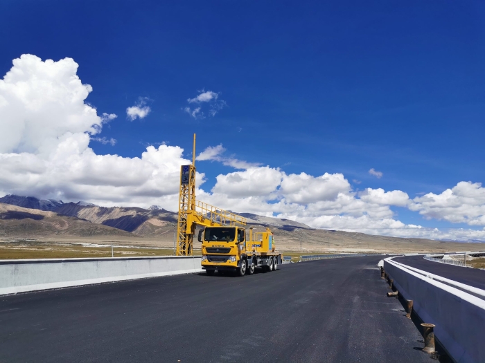 平博桥梁检测车助力雅安高速磨练