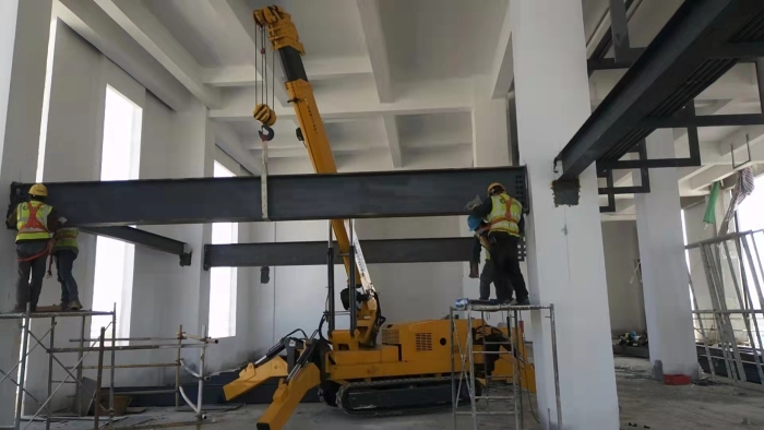 平博蜘蛛起重机狭窄空间作业驾轻就熟