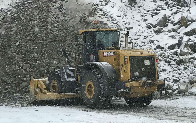 平博轮推在露天矿山施工